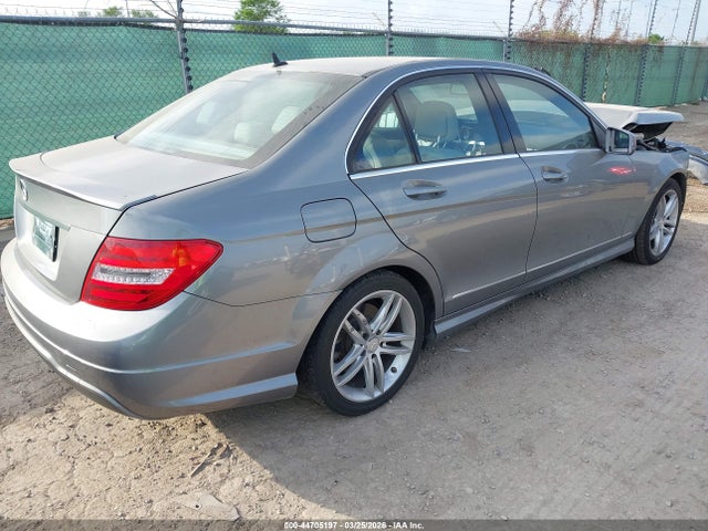 Продаж на аукціоні авто 2013 Mercedes-benz C 250, vin: WDDGF4HB9DR300024, номер лоту: 44705197