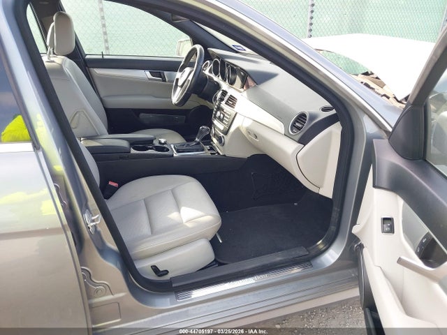 Продаж на аукціоні авто 2013 Mercedes-benz C 250, vin: WDDGF4HB9DR300024, номер лоту: 44705197