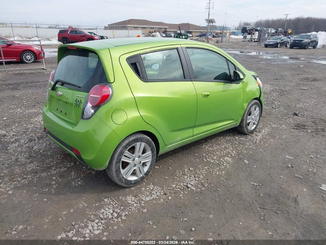 Chevrolet Spark 1lt Cvt 2015 KL8CD6S93FC733143 Image 4
