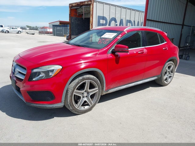Mercedes-Benz GLA 250 2015 WDCTG4EB7FJ127528 Image 2