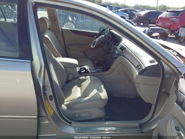 2003 LEXUS ES 300 JTHBF30G030098357 Photo 4
