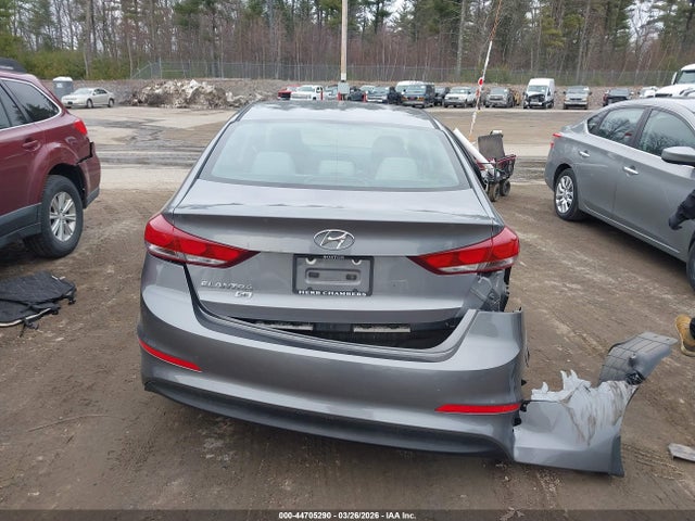 Hyundai ELANTRA SE 2018 5NPD74LF5JH323114 Image 12