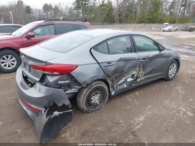 Hyundai ELANTRA SE 2018 5NPD74LF5JH323114 Image 4