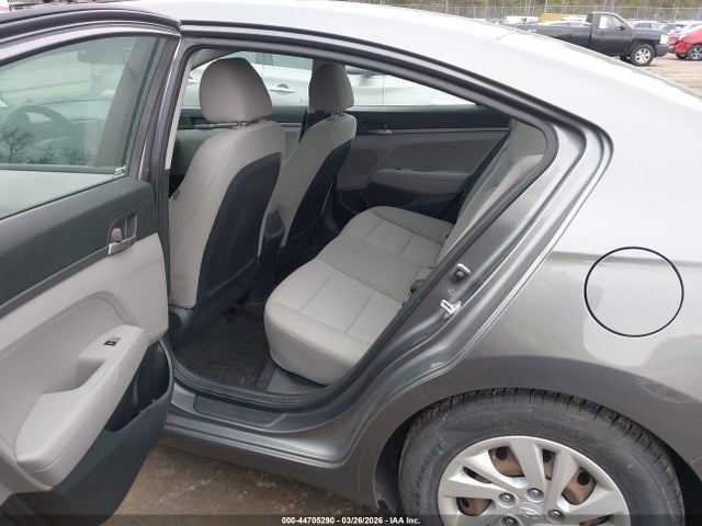 Hyundai ELANTRA SE 2018 5NPD74LF5JH323114 Image 8