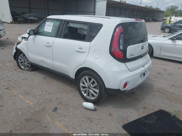 2018 KIA SOUL KNDJP3A58J7598388 Photo 2
