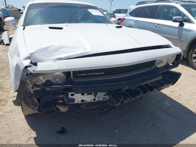 2C3CDYAGXEH282070 Dodge Challenger Sxt