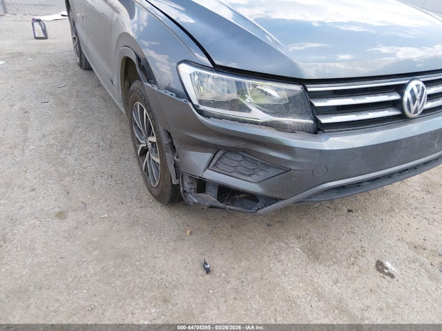 Продаж на аукціоні авто 2019 Volkswagen Tiguan 2.0t Se/2.0t Sel/2.0t Sel R-line/2.0t Sel R-line Black, vin: 3VV3B7AX6KM090199, номер лоту: 44705395