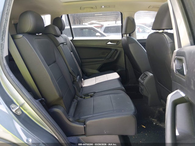 Продаж на аукціоні авто 2019 Volkswagen Tiguan 2.0t Se/2.0t Sel/2.0t Sel R-line/2.0t Sel R-line Black, vin: 3VV3B7AX6KM090199, номер лоту: 44705395