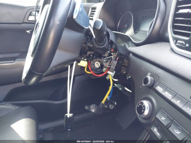 KNDP63AC1L7685273 KIA SPORTAGE S