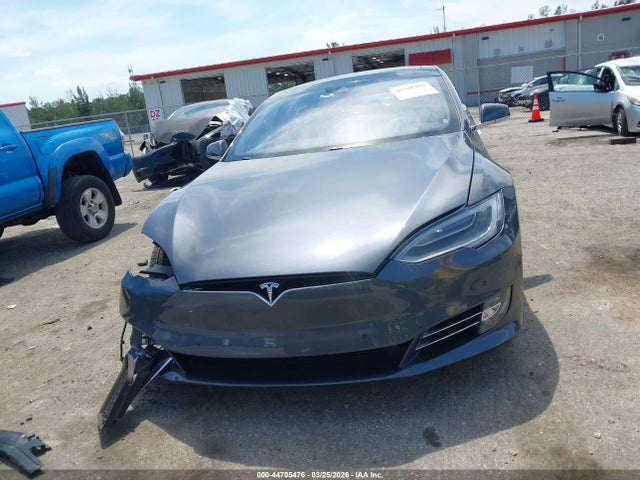Продаж на аукціоні авто 2016 Tesla Model S 60d/70d/75d/85d/90d, vin: 5YJSA1E26GF149532, номер лоту: 44705476