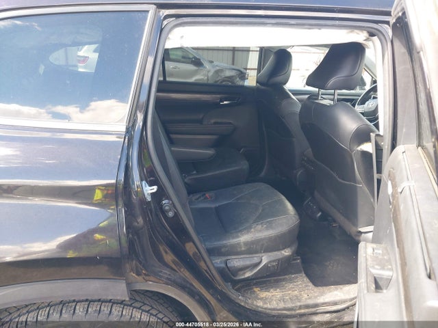 Продаж на аукціоні авто 2021 Toyota Highlander Platinum, vin: 5TDFZRBH9MS074673, номер лоту: 44705518