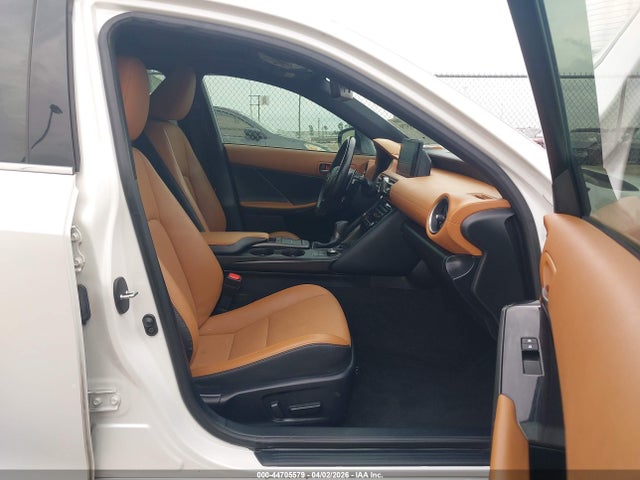 44705579 :رقم المزاد ، JTHCA1D21M5114298 vin ، 2021 Lexus Is 300 مزاد بيع