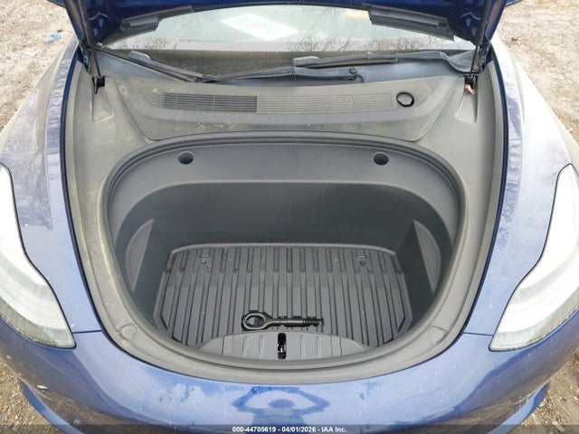 44705619 :رقم المزاد ، 5YJ3E1EAXNF332252 vin ، 2022 Tesla Model 3 Rear-wheel Drive مزاد بيع