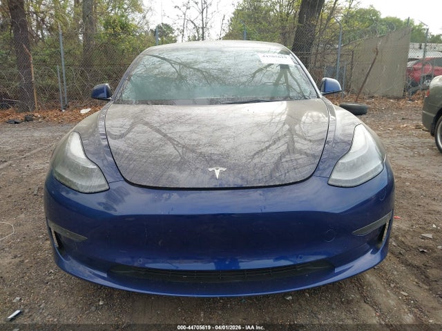 44705619 :رقم المزاد ، 5YJ3E1EAXNF332252 vin ، 2022 Tesla Model 3 Rear-wheel Drive مزاد بيع