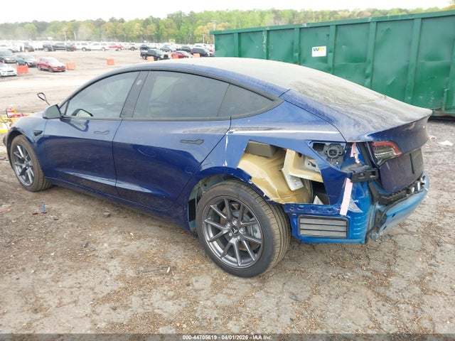 44705619 :رقم المزاد ، 5YJ3E1EAXNF332252 vin ، 2022 Tesla Model 3 Rear-wheel Drive مزاد بيع