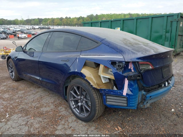 44705619 :رقم المزاد ، 5YJ3E1EAXNF332252 vin ، 2022 Tesla Model 3 Rear-wheel Drive مزاد بيع