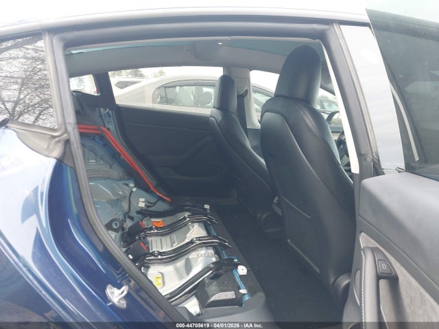 44705619 :رقم المزاد ، 5YJ3E1EAXNF332252 vin ، 2022 Tesla Model 3 Rear-wheel Drive مزاد بيع