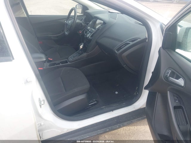 1FADP3H28HL275667 Ford FOCUS SEL
