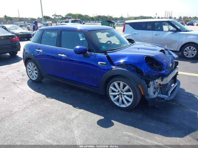 Продаж на аукціоні авто 2021 Mini Hardtop Oxford Edition, vin: WMWXU7C09M2N55494, номер лоту: 44705664