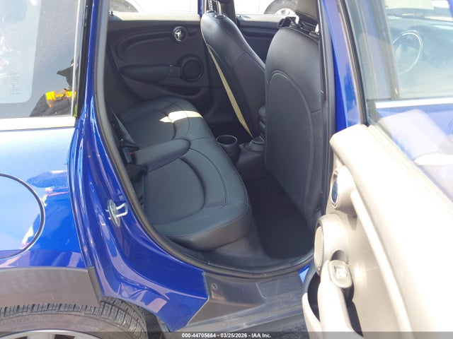 2021 Mini Hardtop Oxford Edition მანქანა იყიდება აუქციონზე, vin: WMWXU7C09M2N55494, აუქციონის ნომერი: 44705664