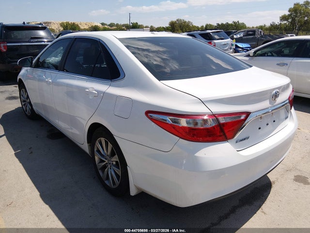 Toyota CAMRY XLE 2016 4T1BF1FK8GU550552 Image 3