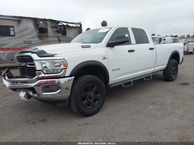 3C63R3GL7LG271097 RAM 3500 Tradesman 4x4 8&#039; Box