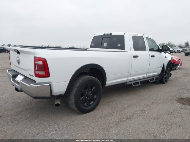 3C63R3GL7LG271097 RAM 3500 Tradesman 4x4 8&#039; Box