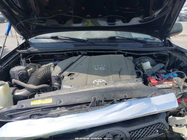 2015 Toyota Tacoma Base V6 მანქანა იყიდება აუქციონზე, vin: 3TMLU4EN7FM166910, აუქციონის ნომერი: 44705758