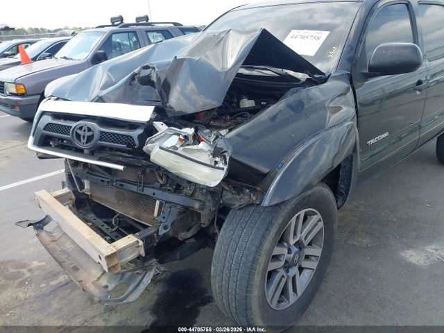 2015 Toyota Tacoma Base V6 მანქანა იყიდება აუქციონზე, vin: 3TMLU4EN7FM166910, აუქციონის ნომერი: 44705758