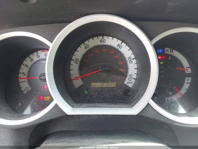 2015 Toyota Tacoma Base V6 მანქანა იყიდება აუქციონზე, vin: 3TMLU4EN7FM166910, აუქციონის ნომერი: 44705758