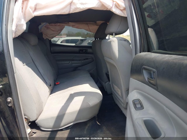 2015 Toyota Tacoma Base V6 მანქანა იყიდება აუქციონზე, vin: 3TMLU4EN7FM166910, აუქციონის ნომერი: 44705758
