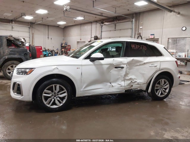 2022 Audi Q5 Premium 45 Tfsi S Line Quattro S Tronic მანქანა იყიდება აუქციონზე, vin: WA1GAAFYXN2100689, აუქციონის ნომერი: 44705770