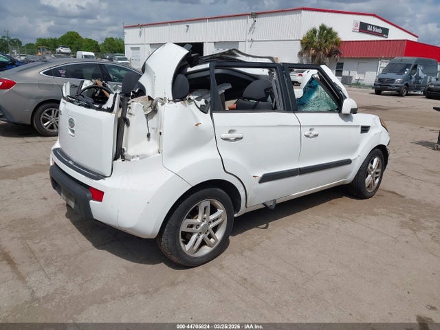 2011 Kia Soul + მანქანა იყიდება აუქციონზე, vin: KNDJT2A27B7327206, აუქციონის ნომერი: 44705824