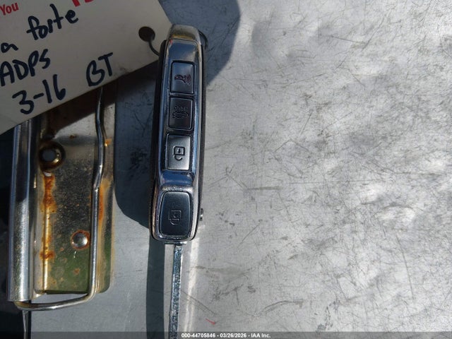 44705846 :رقم المزاد ، 3KPF24AD1ME335892 vin ، 2021 Kia Forte Lxs مزاد بيع
