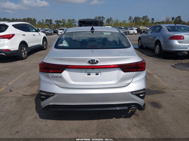 44705846 :رقم المزاد ، 3KPF24AD1ME335892 vin ، 2021 Kia Forte Lxs مزاد بيع