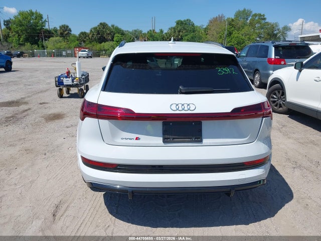 WA1VCBGE5NB033575 Audi E-tron S Prestige Quattro