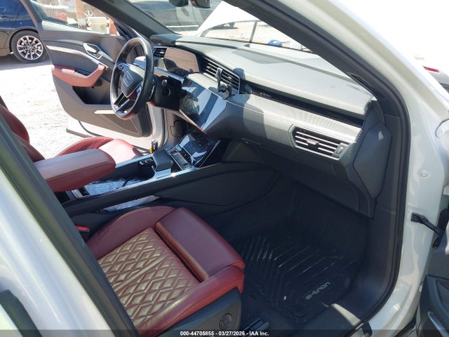 2022 AUDI E-TRON S WA1VCBGE5NB033575 Photo 4