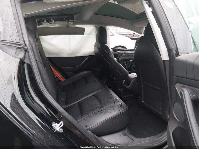 44705891 :رقم المزاد ، 5YJ3E1EA4NF101265 vin ، 2022 Tesla Model 3 Rear-wheel Drive مزاد بيع