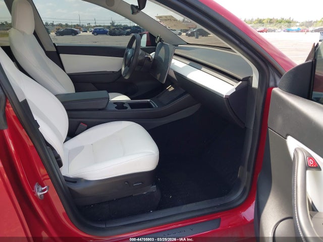 2022 Tesla Model Y Long Range Dual Motor All-wheel Drive მანქანა იყიდება აუქციონზე, vin: 7SAYGDEEXNF327138, აუქციონის ნომერი: 44705903