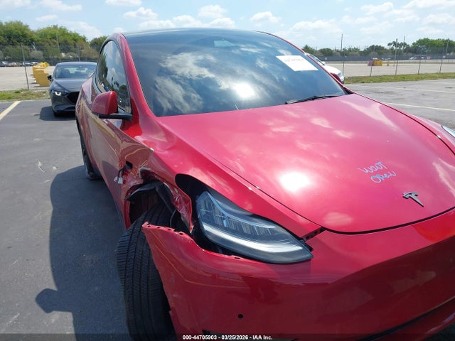 2022 Tesla Model Y Long Range Dual Motor All-wheel Drive მანქანა იყიდება აუქციონზე, vin: 7SAYGDEEXNF327138, აუქციონის ნომერი: 44705903