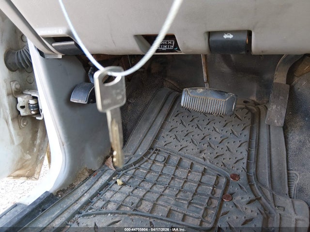 44705904 :رقم المزاد ، 4F4YR12D71TM25589 vin ، 2001 Mazda B2300 Se/sx مزاد بيع