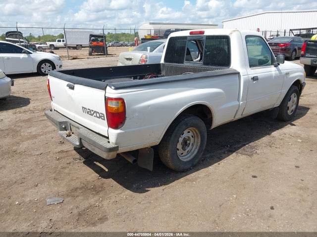 44705904 :رقم المزاد ، 4F4YR12D71TM25589 vin ، 2001 Mazda B2300 Se/sx مزاد بيع