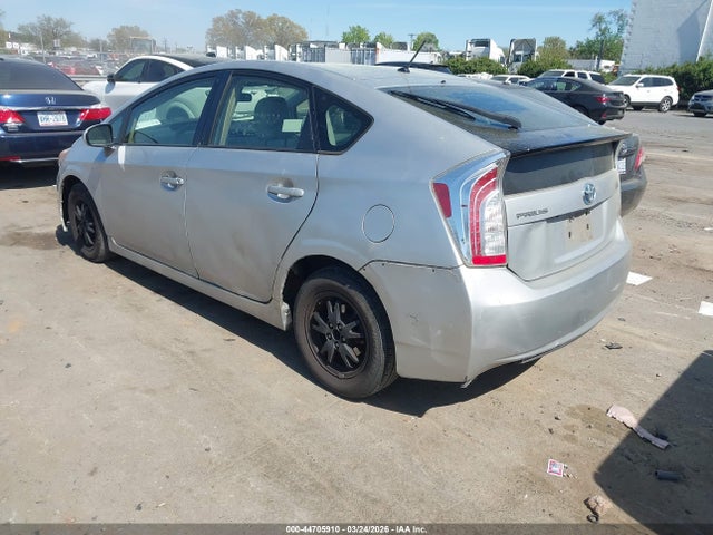 2015 TOYOTA PRIUS JTDKN3DU2F0469379 Photo 2