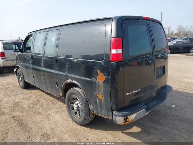 2013 CHEVROLET EXPRESS 1500 1GCSGAFX4D1129924 Photo 2
