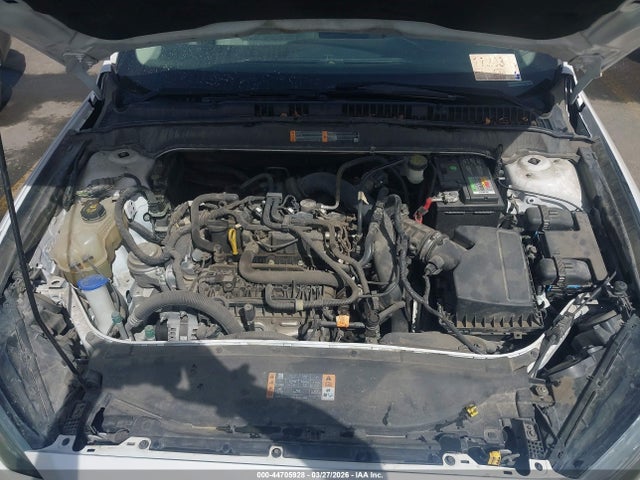 3FA6P0HD5HR313267 Ford FUSION SE