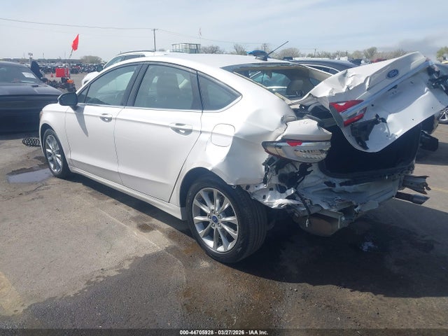 3FA6P0HD5HR313267 Ford FUSION SE