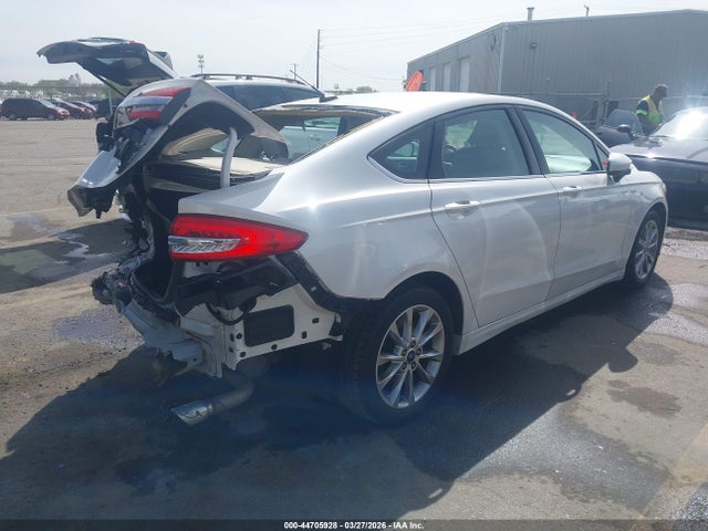 3FA6P0HD5HR313267 Ford FUSION SE