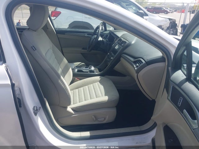 3FA6P0HD5HR313267 Ford FUSION SE