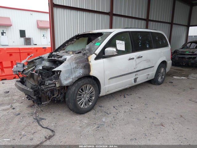 2015 Chrysler Town & Country Touring-l მანქანა იყიდება აუქციონზე, vin: 2C4RC1CG6FR573884, აუქციონის ნომერი: 44705929