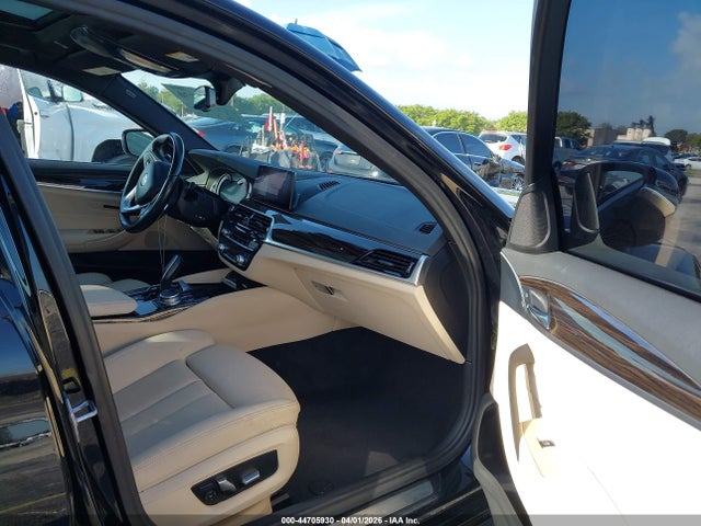 Продажа на аукционе авто 2019 Bmw 530i, vin: WBAJA5C5XKWW08160, номер лота: 44705930